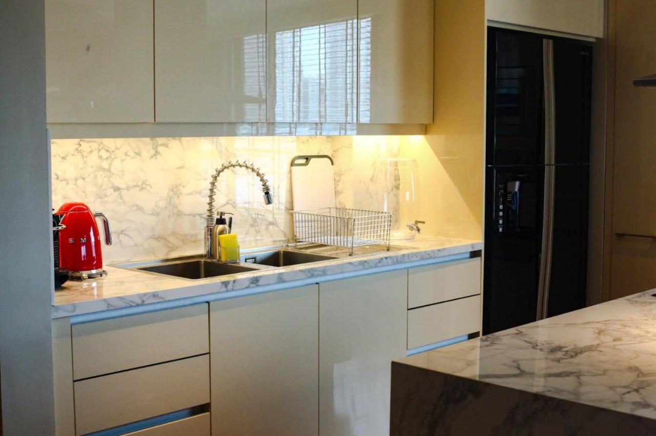 Poblacion Penthouse With Private Roofdeck * Manila