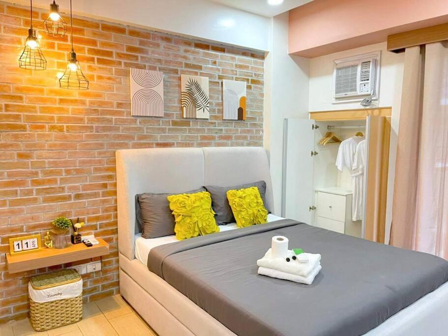 Apartment Lovely Unit With Free Wi-fi & Netflix I Across Naia T3 Airport *