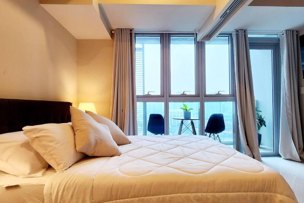 Casa Antonio At Uptown Parksuites Two