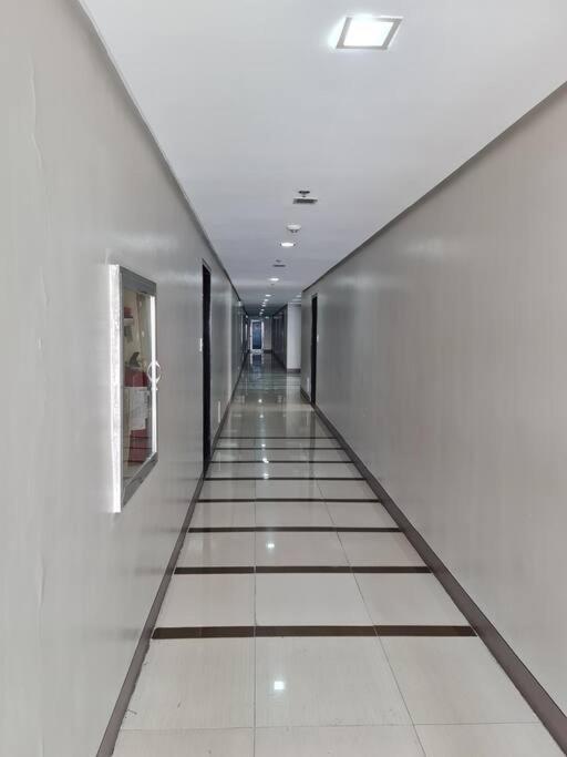 Apartamento Modern & Spacious 2br With Netflix & Pool Acess In San Juan Manila
