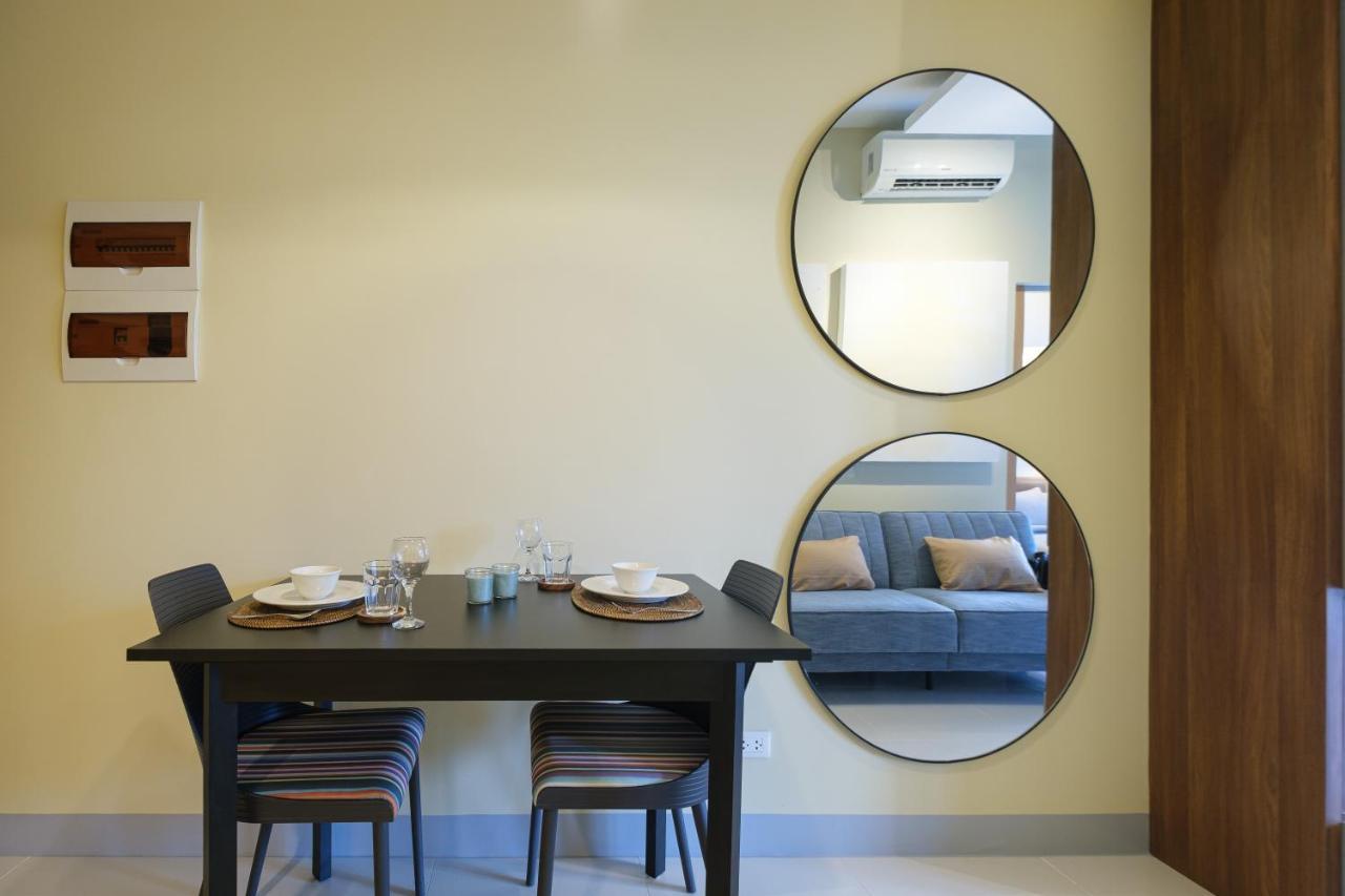 Uptown Parksuites Modern Apartment