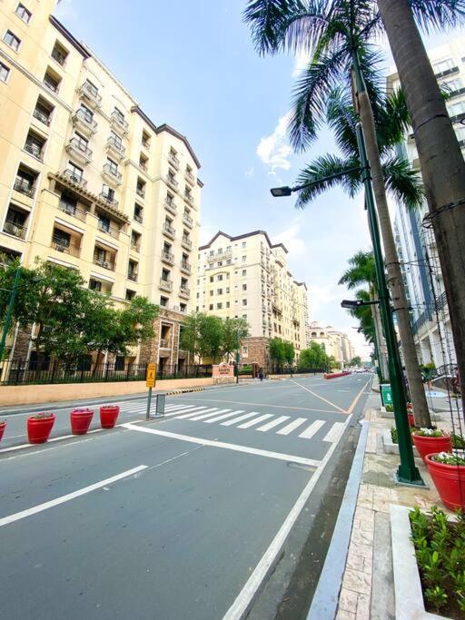 Apartment Lovely Unit With Free Wi-fi & Netflix I Across Naia T3 Airport Manila