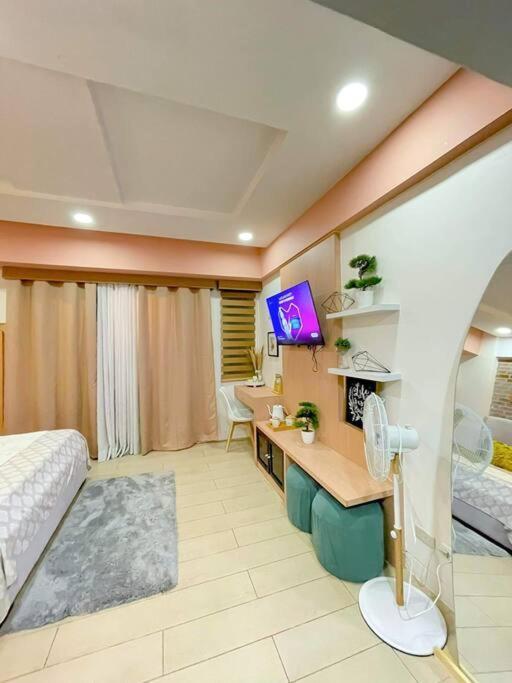 Lovely Unit With Free Wi-fi & Netflix I Across Naia T3 Airport Apartment Manila