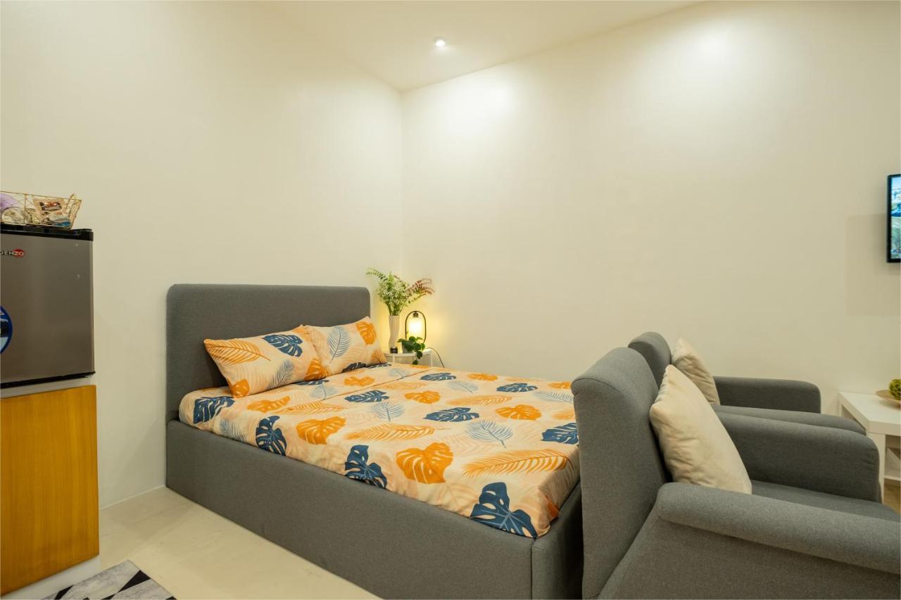 The House Of Windsor - Qc Apartment Manila