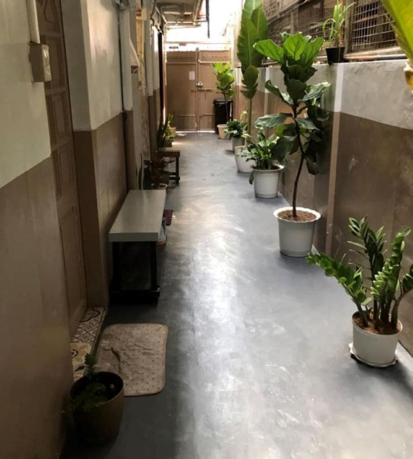 Apartment Budget Transient Capsule Makati Near Ayala And Buendia *