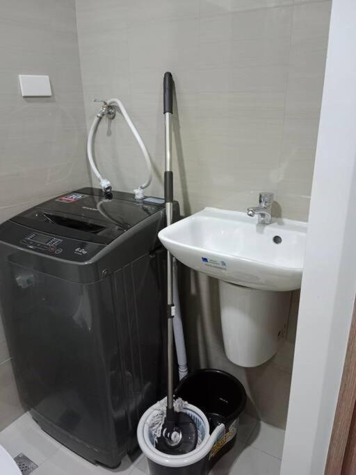 Cozy 1br Shore 2 Wi-fi Netflix Near Moa Apartment Manila