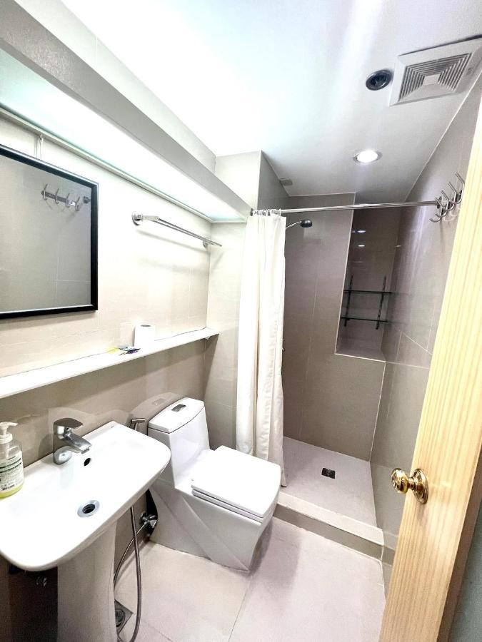 Apartment Lovely Theater Cove Next To Greenbelt Manila