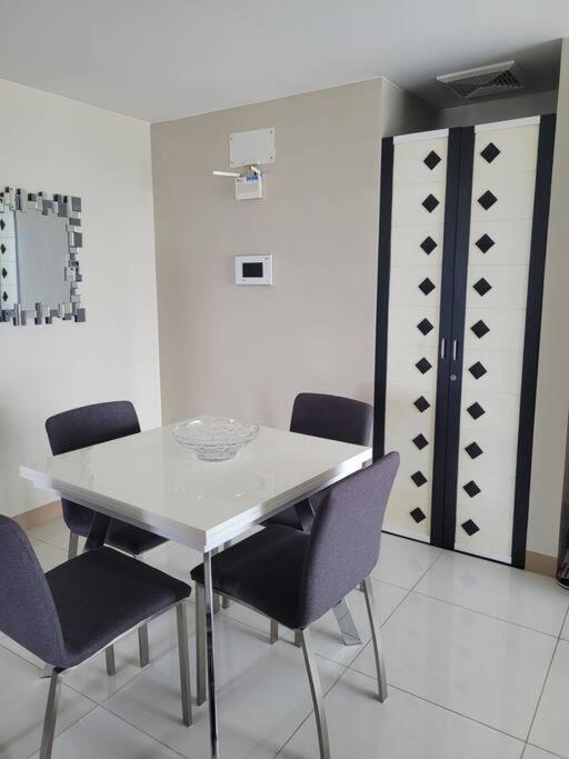 Apartment Cozy 1-bedroom With Stunning View