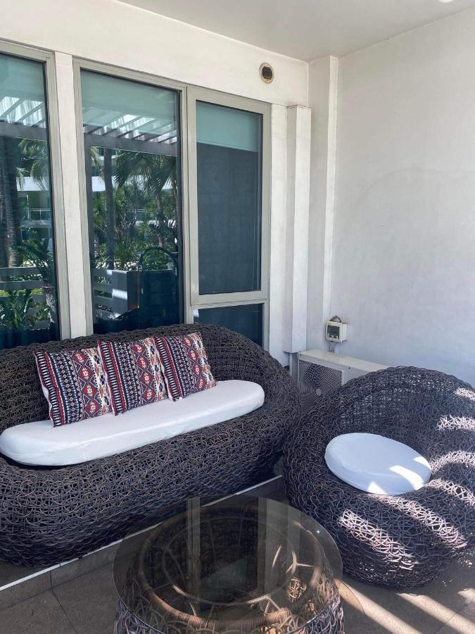 Azure 2bedrooms Beachfront/beachview Manila