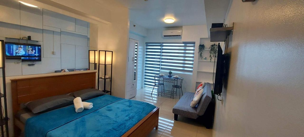 De Luxe, Standard And -the Breeze Residences-close To Airport,mall Of Asia, Us Embassy