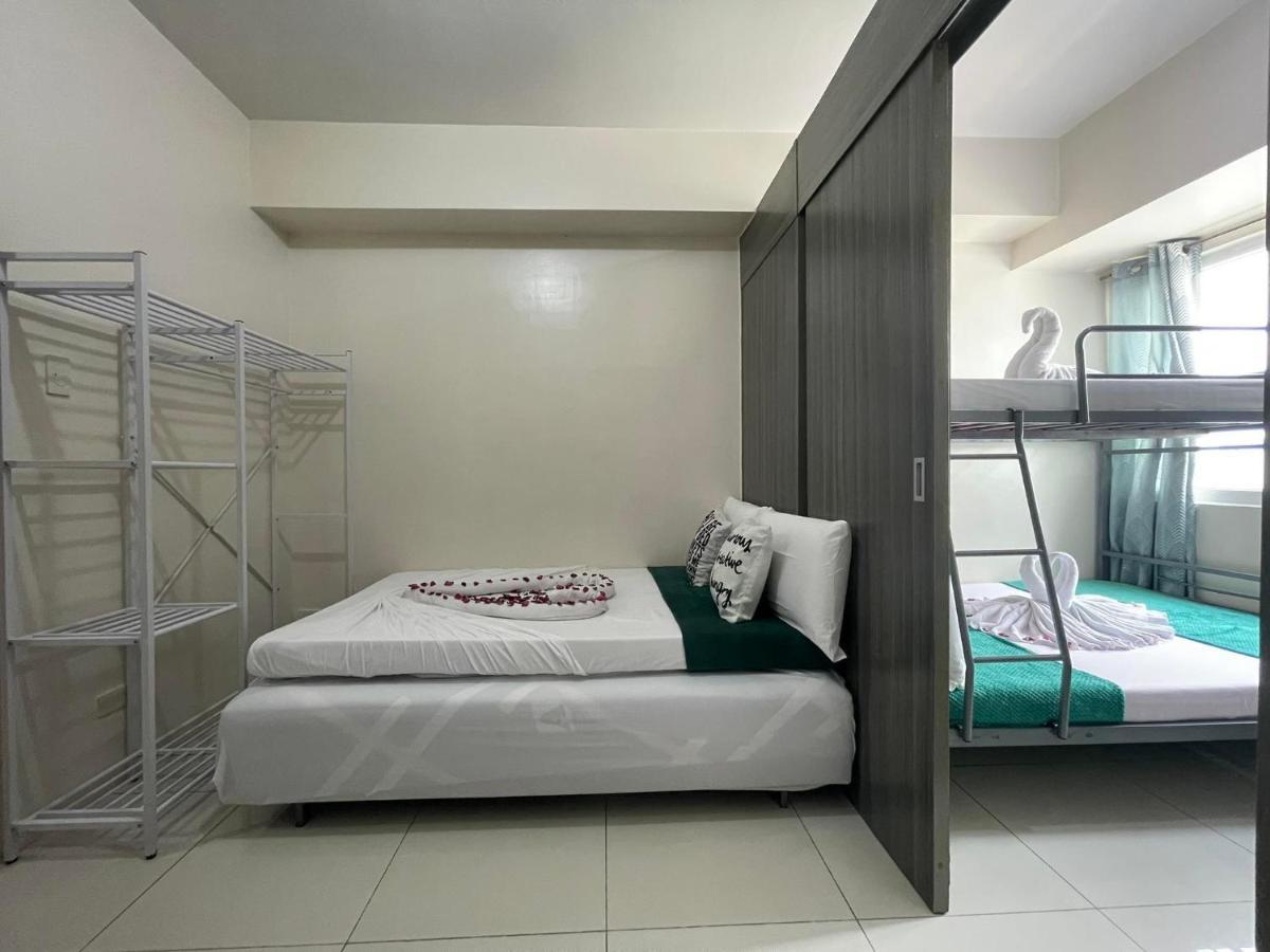Residences Stays By Pbyy With Complimentary Breakfast For 2 Apartment Manila