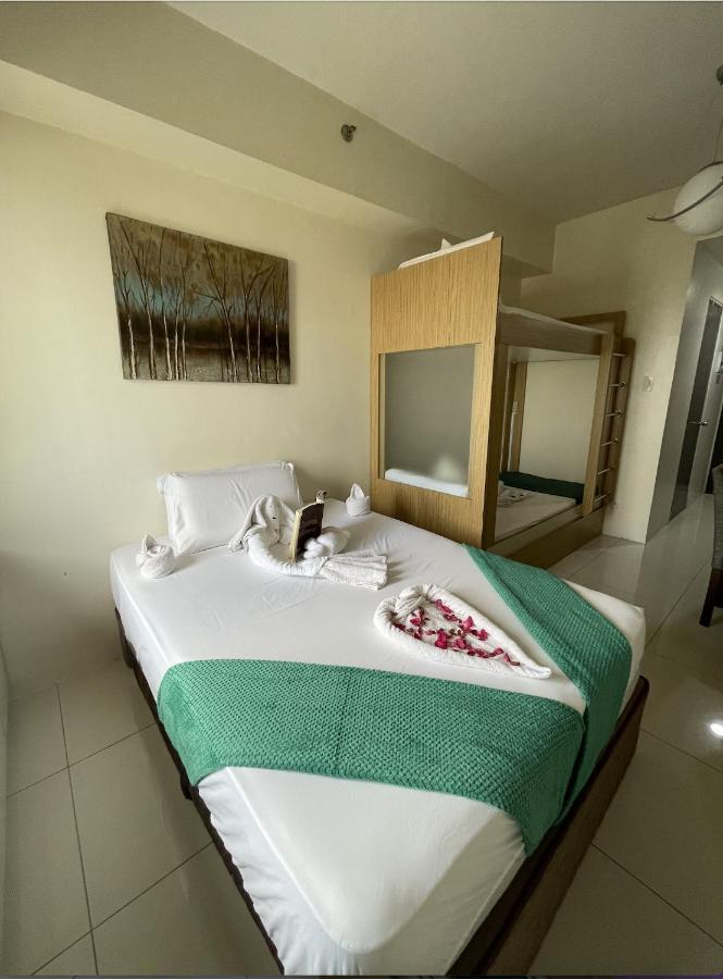 Residences Stays By Pbyy With Complimentary Breakfast For 2 Apartment *