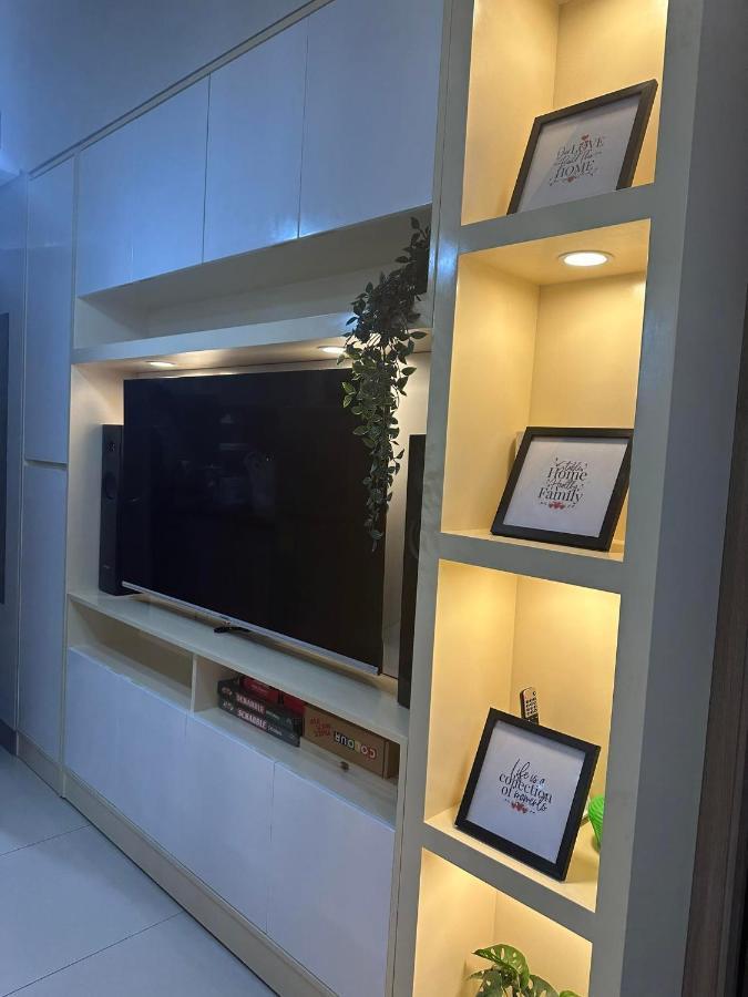 Mel And Rose Place In S Residences Tower 1 Moa *