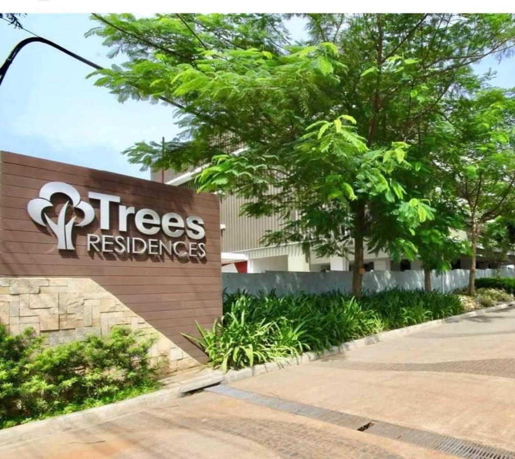 Trees In Quezon With Balcony. Apartment Manila