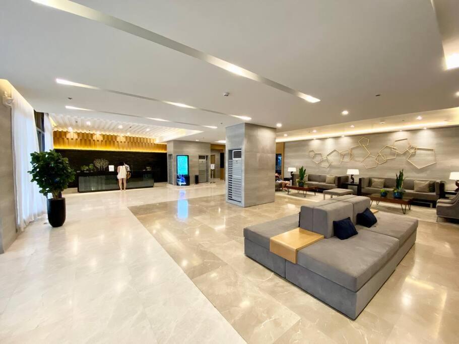 Claysky Staycation 1br Unit Near Moa With Netflix & Disneyplus Apartment Manila