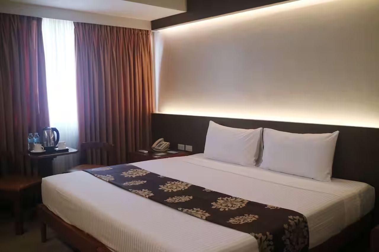 Palm Hotel Manila