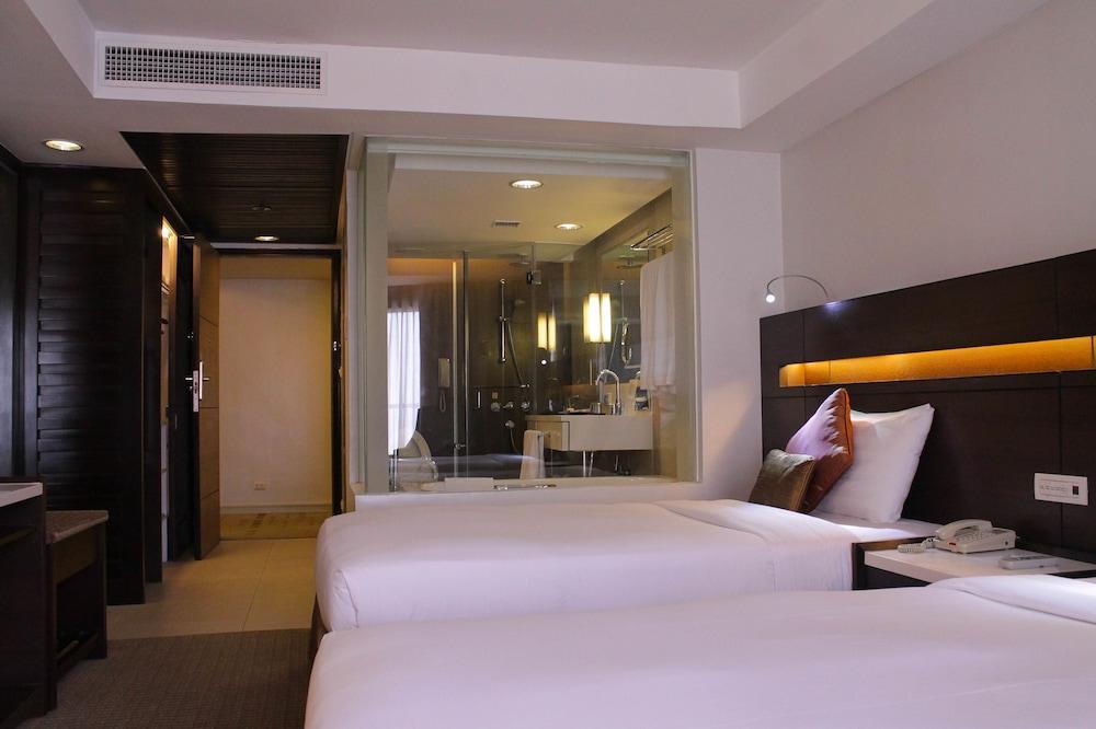 Hotel Century Park 4*