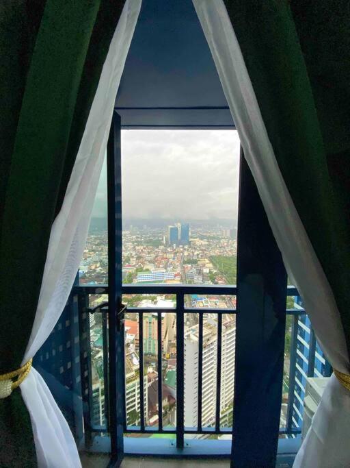 Royal Victorian In Makati *