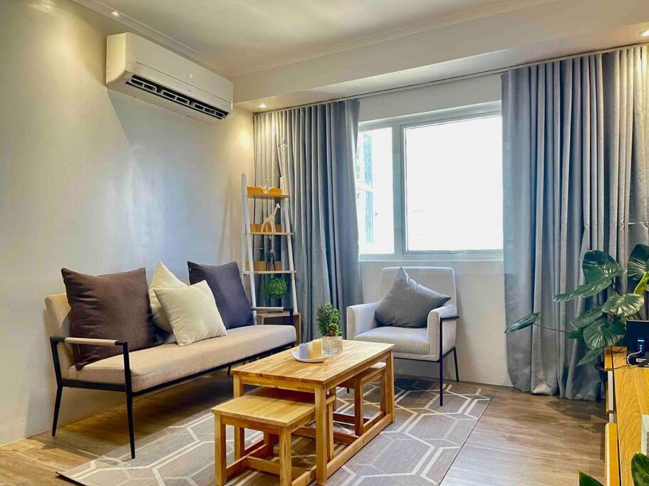 2br New In Bgc * Manila