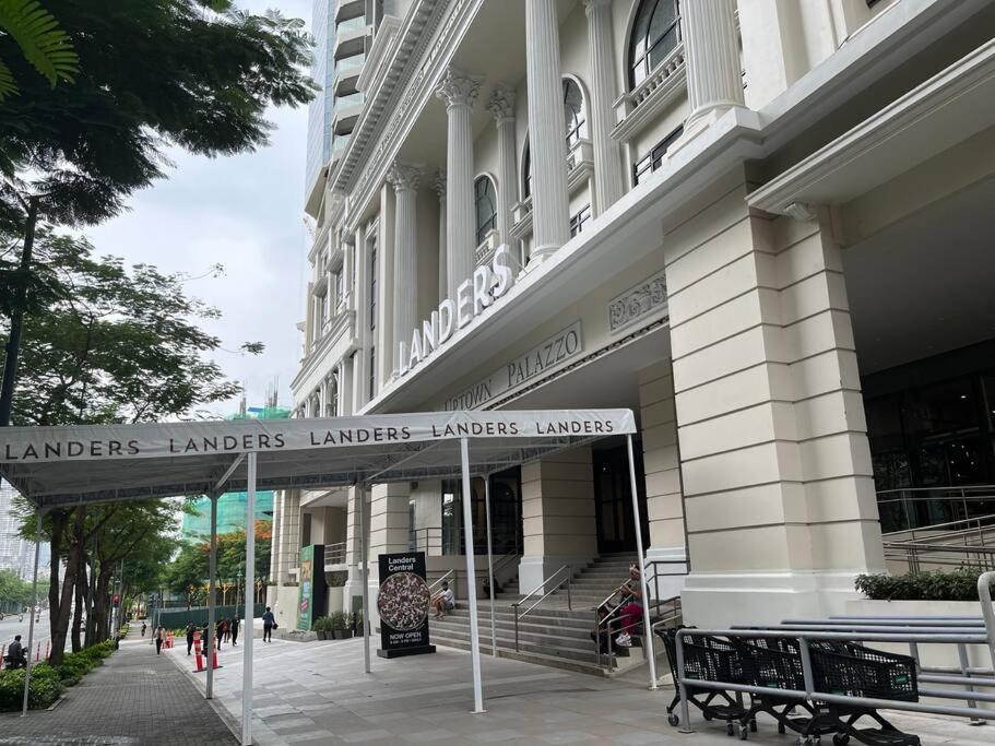 Bgc Uptown Mall Apartment *