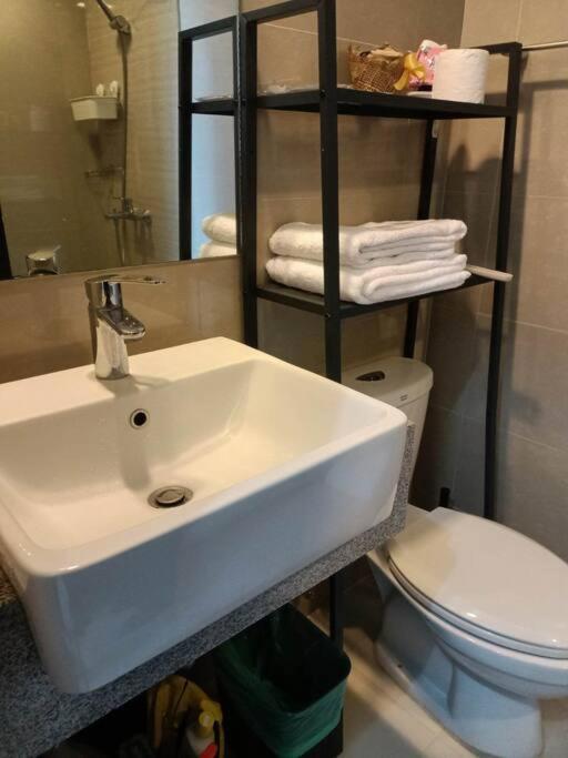 Bgc Uptown Mall Apartment *