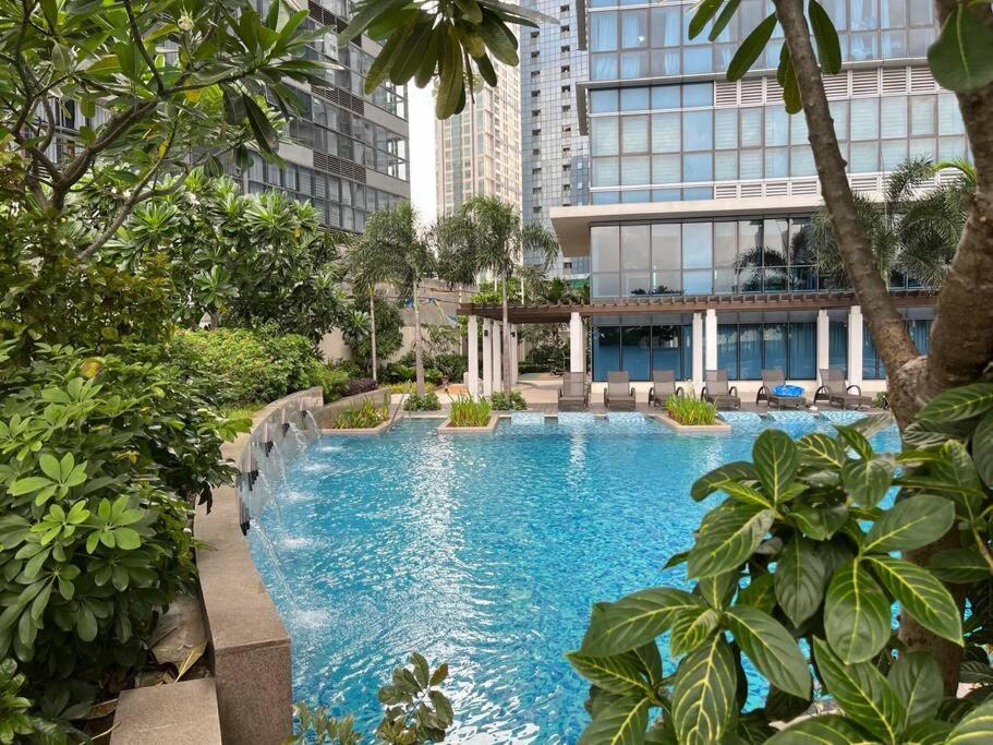 Bgc Uptown Mall Apartment
