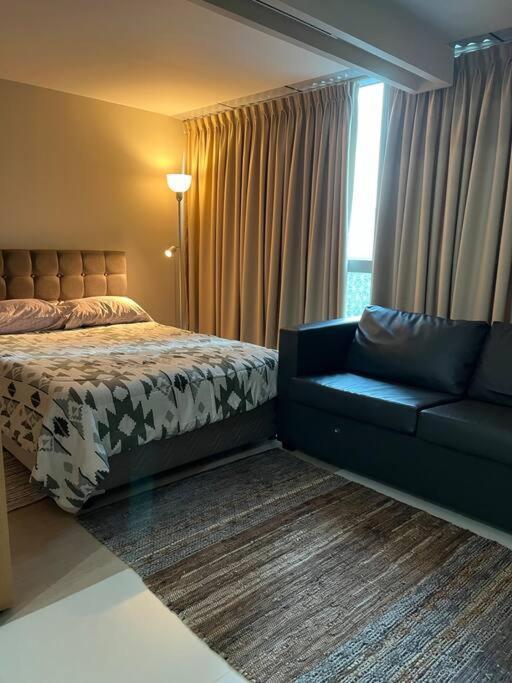 Bgc Uptown Mall Apartment Manila