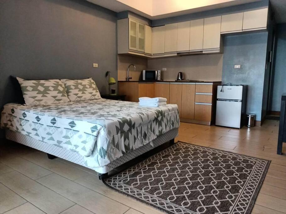 Apartment Mckinley Bgc *