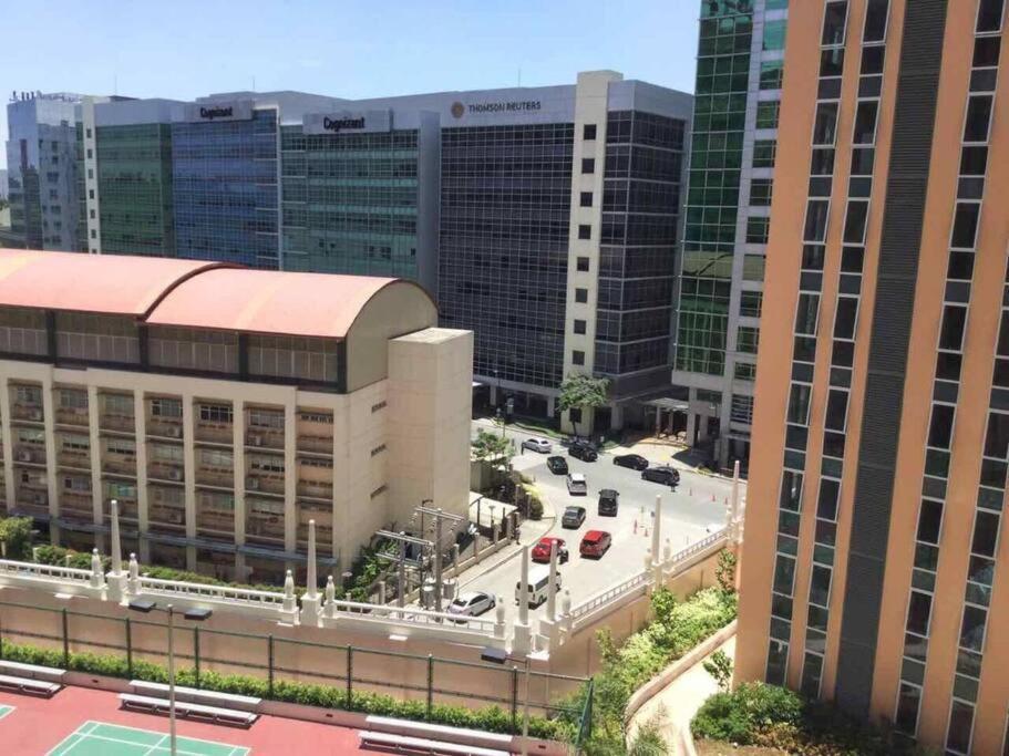 Apartment Mckinley Bgc *