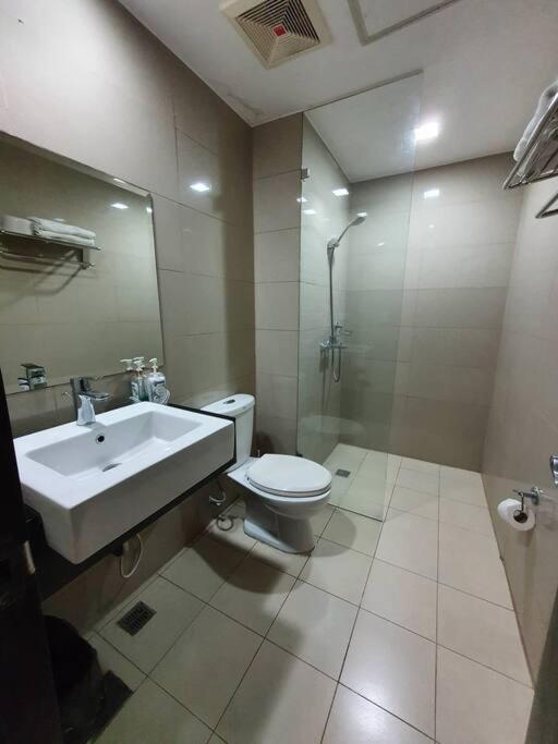 Mckinley Bgc Apartment