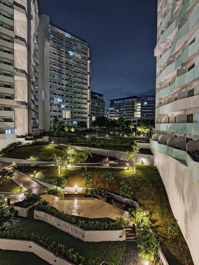 Staycation At The Residences At Commonwealth Aparthotel Manila