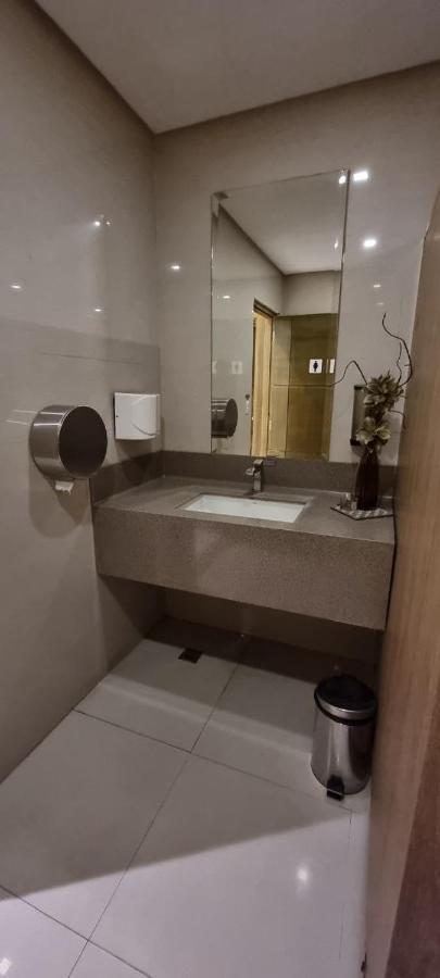 Ms Pasay 101 Newport Blvd - Airport Naia T3 Near Savoy Belmont 300mbps Netflix *