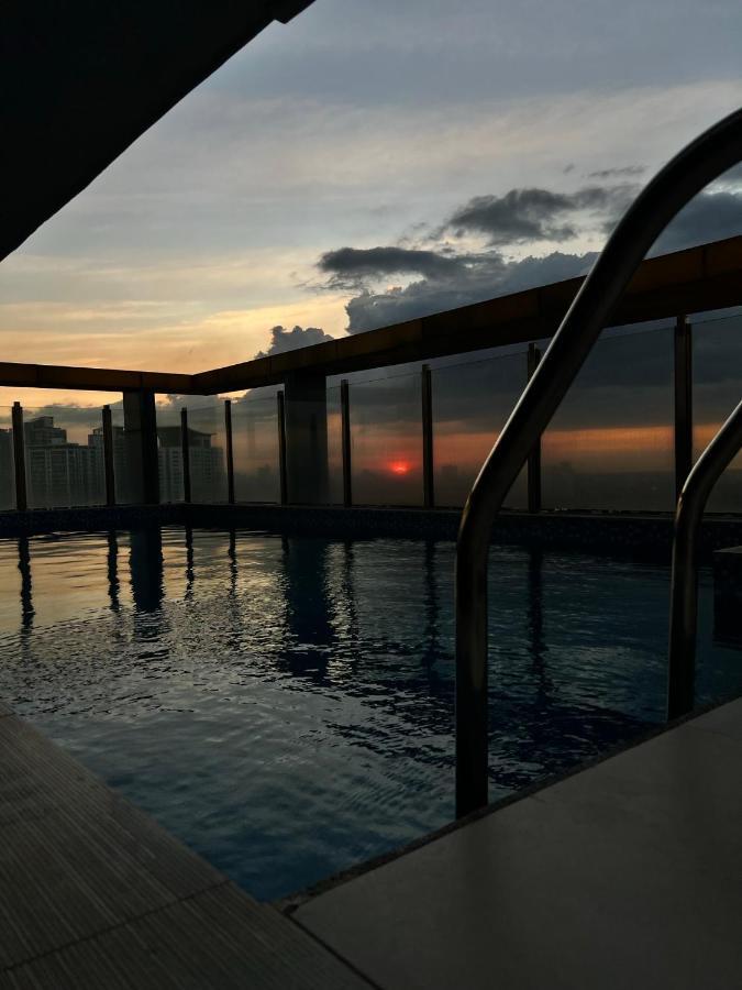 Cozy Spacious Hotel Type Condo With Ps5 Smart Tv And Wifi Aparthotel Manila