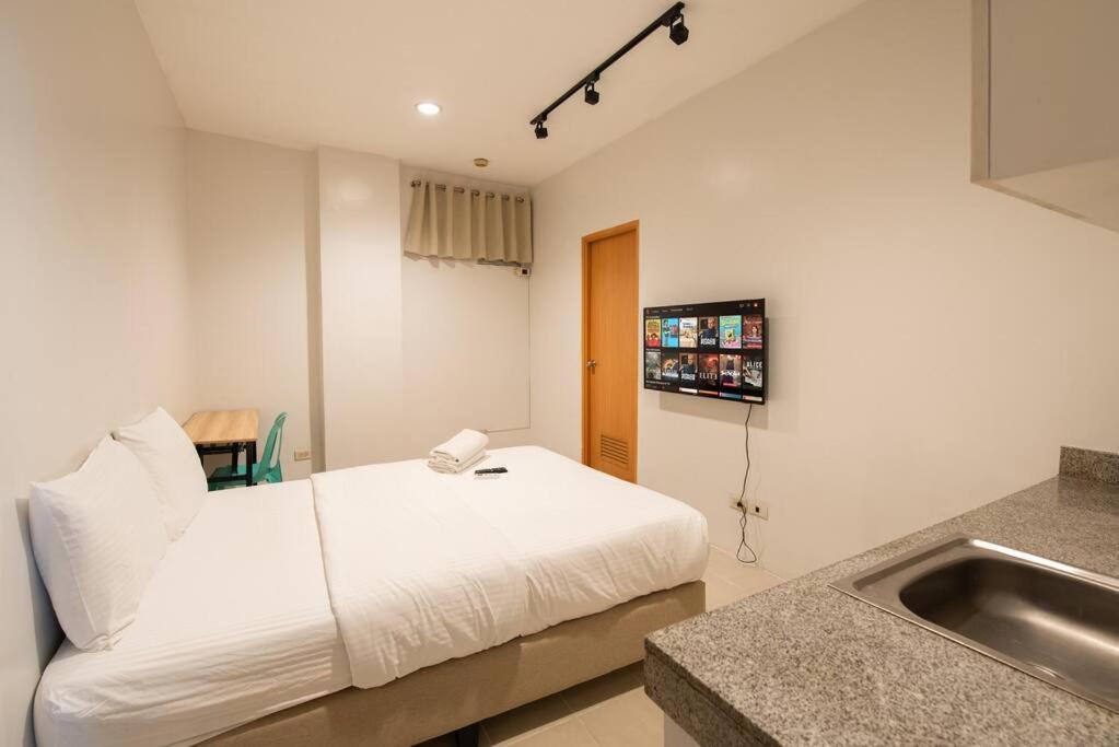 Apartment Jp Santiago Makati J202 *