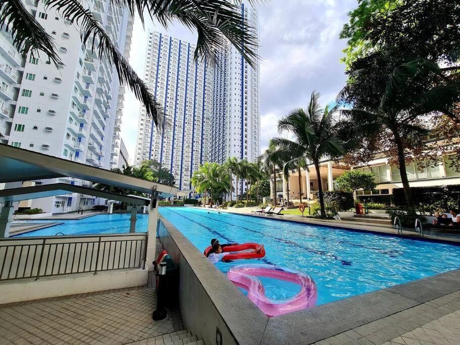 Grass Residences 26th/f T3 * Manila