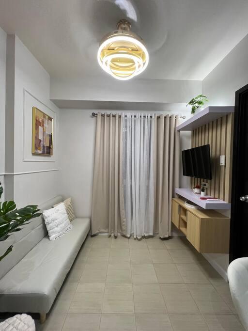 1br Unit At The Rochester *