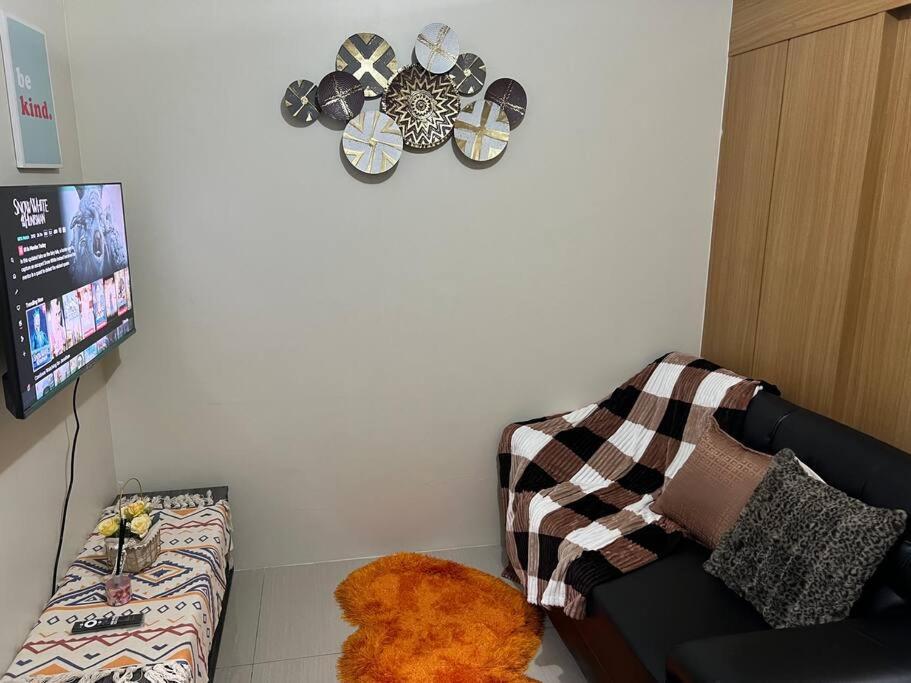 Shell Infront Mall Of W/ Netflix Wifi Apartment