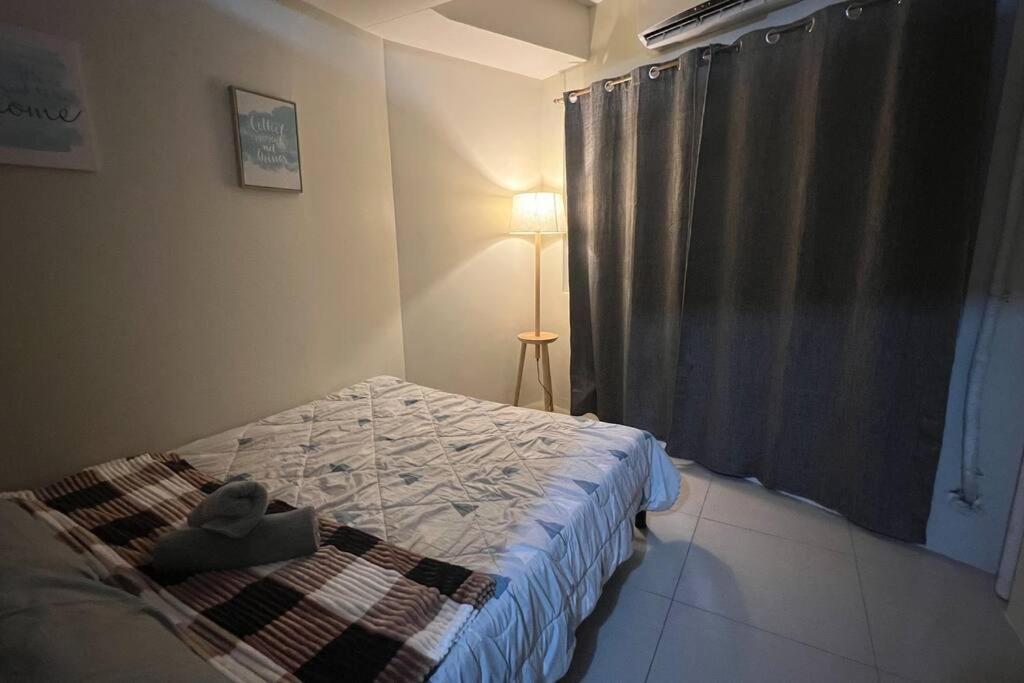 Apartment Shell Infront Mall Of W/ Netflix Wifi *