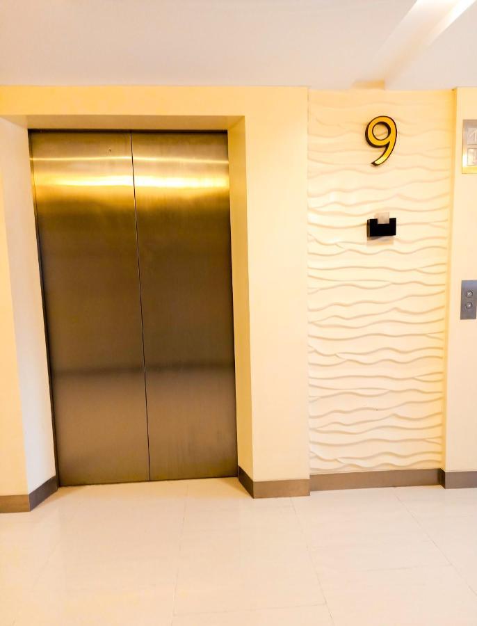 Shore 2 Residences 1br Deluxe In Moa Complex *