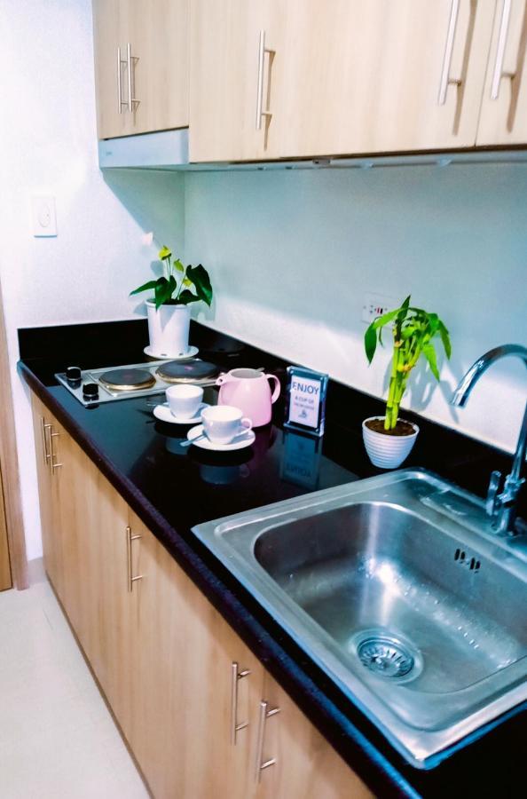 Shore 2 Residences 1br Deluxe In Moa Complex * Manila