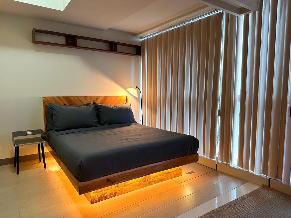 Bgc Uptown Chic & Chill Pad Manila