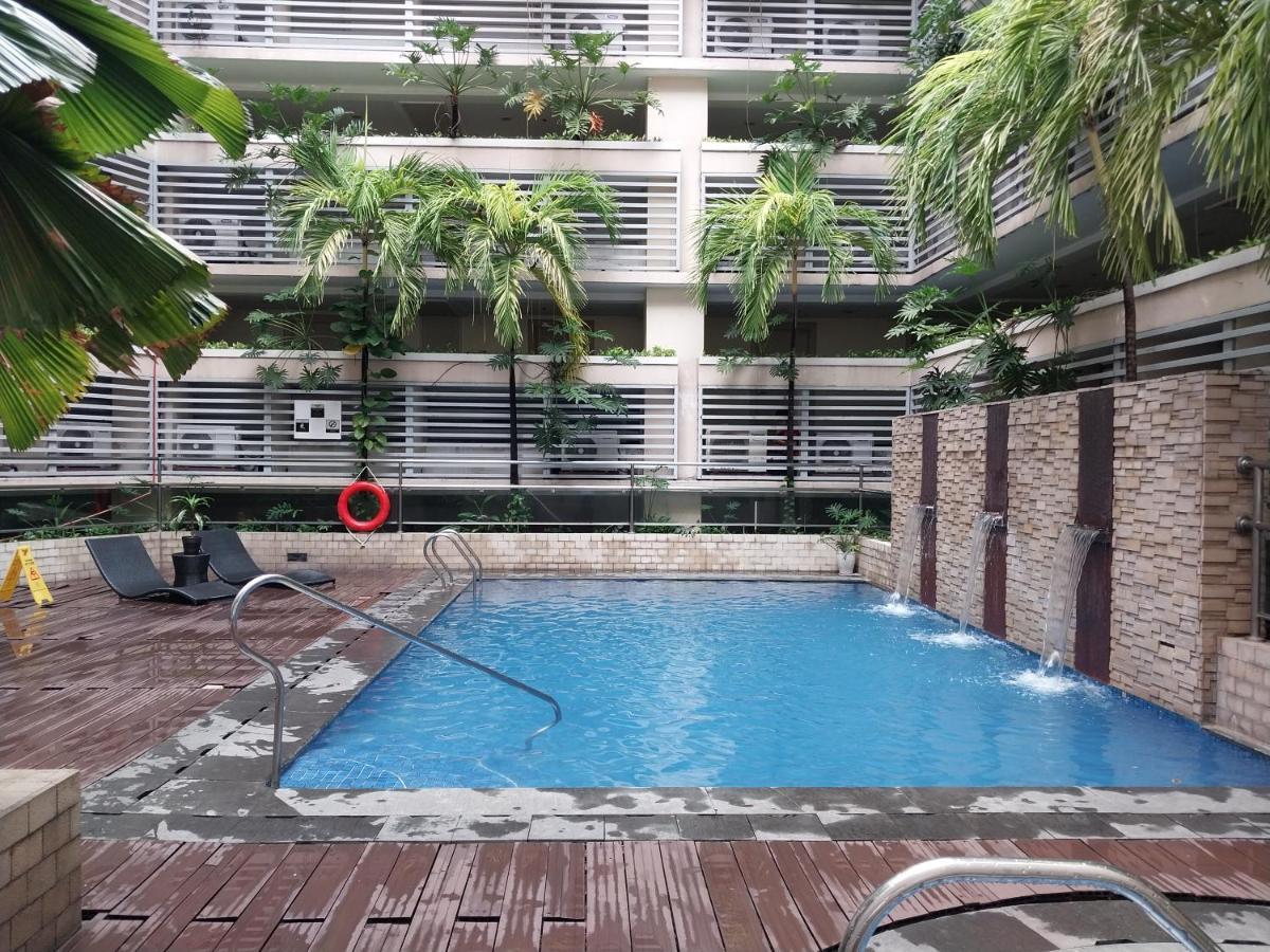 Apartment Alps At 150 Newport Blvd Near T3 *