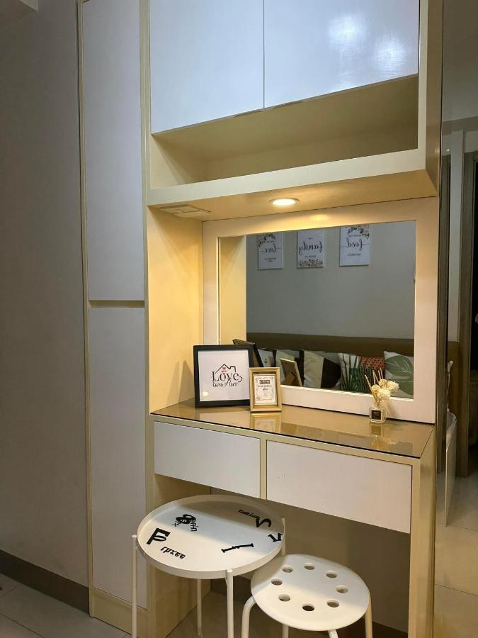 Mel And Rose Place In S Residences Tower 1 Moa *