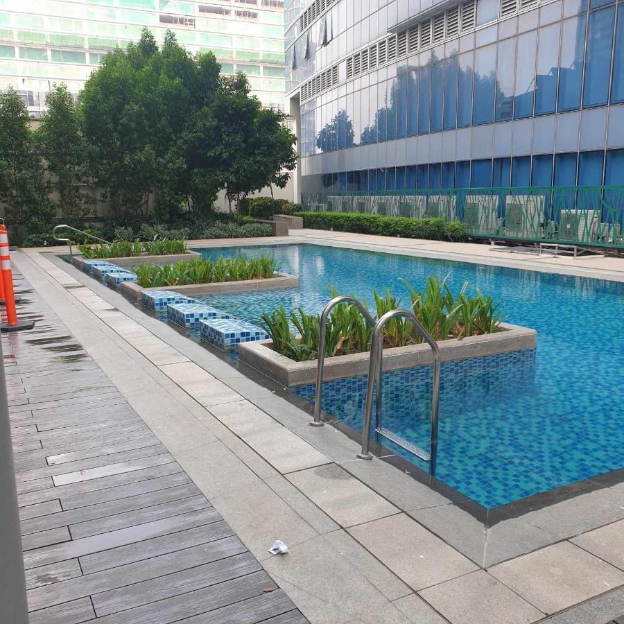 Cozy 1br Uptown Parksuites Tower1 Bgc Manila