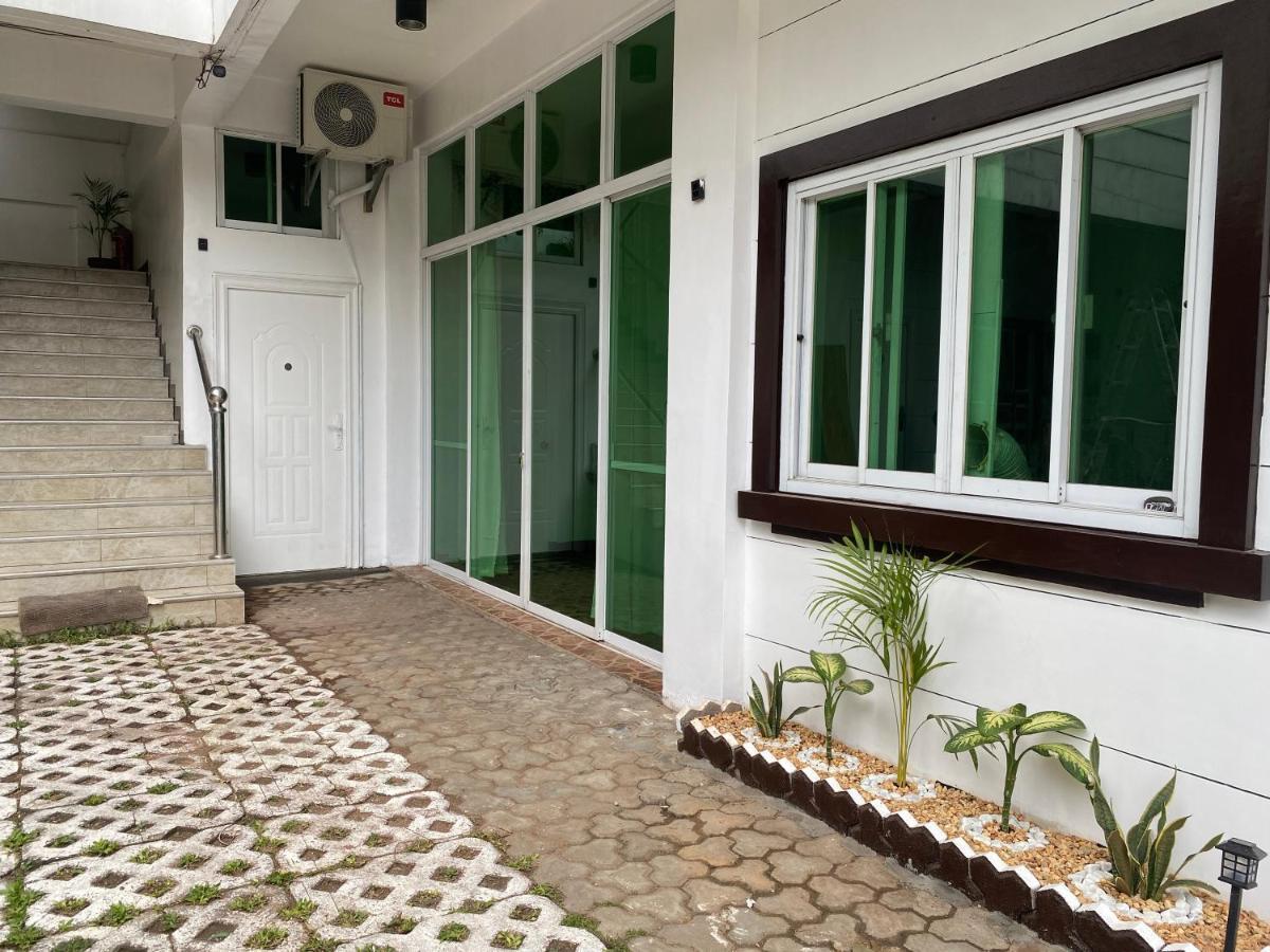 Apartment 1-br Spacious Lofted Near Bgc Taguig Manila