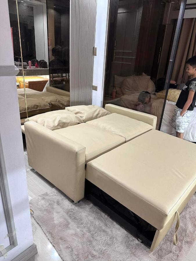 Yassi's At Moa Apartment