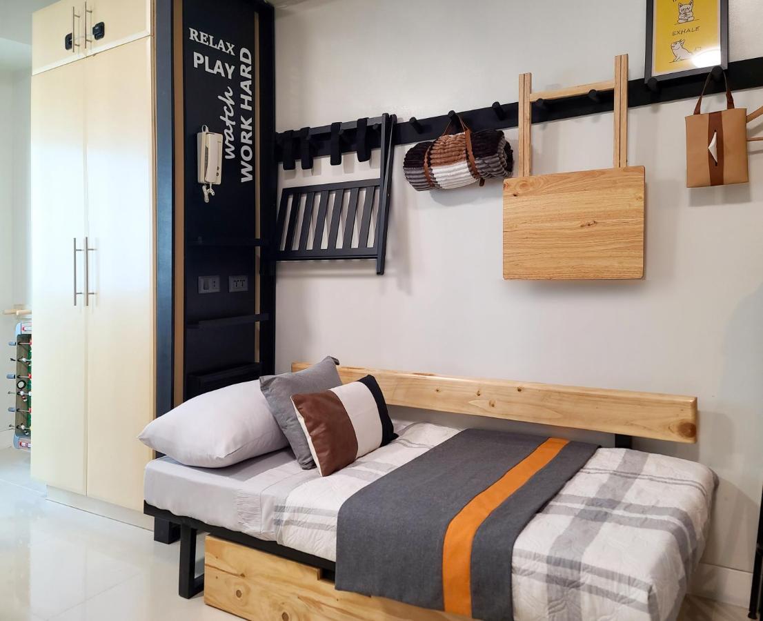 Apartment Relaxing Bgc Business Ready With 84inch Cinema Manila