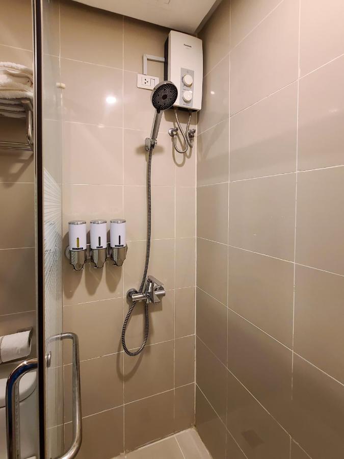 Apartment Relaxing Bgc Business Ready With 84inch Cinema Manila