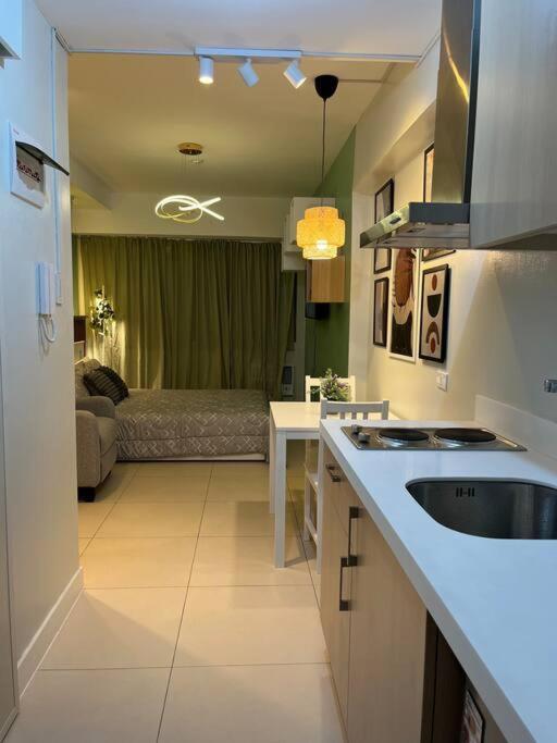 Relaxing And Cozy Unit At The Residences Apartment Manila