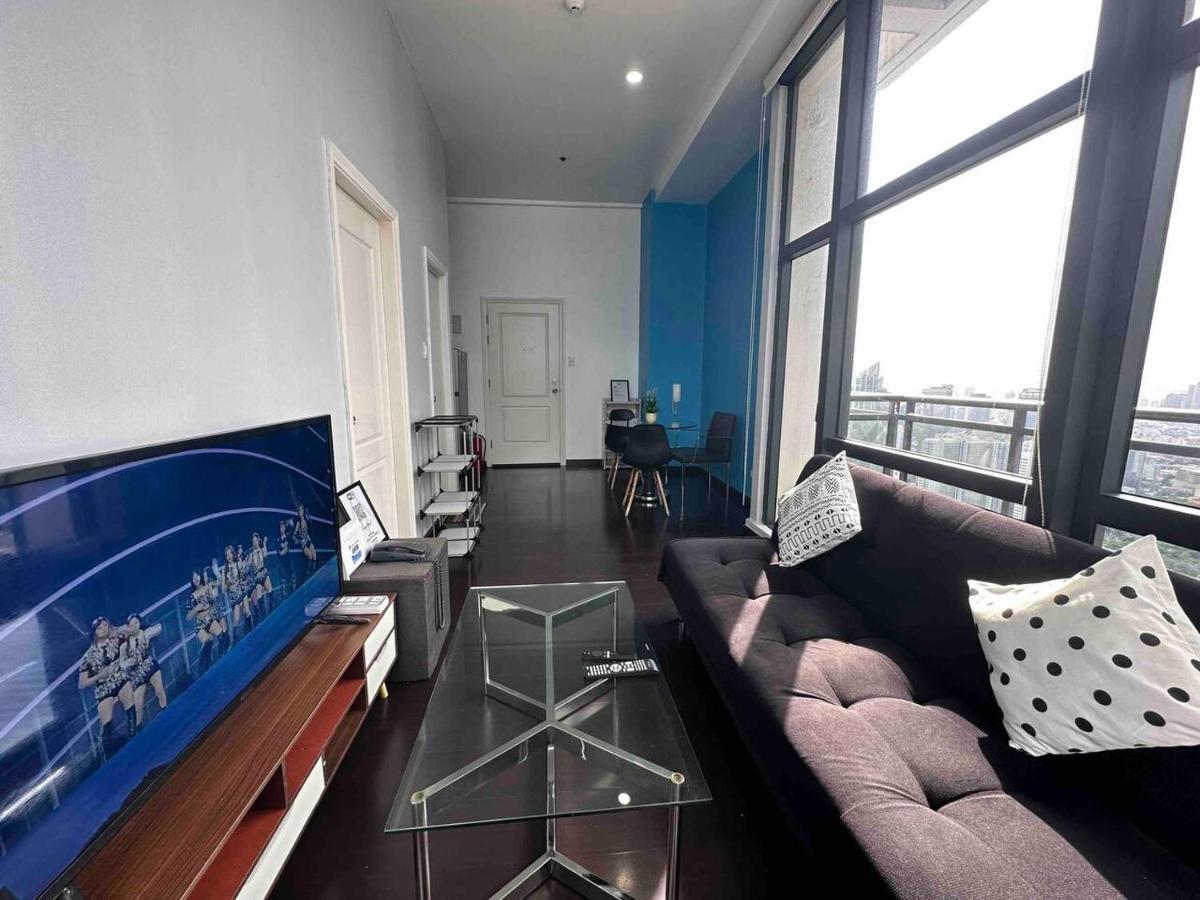 Homestyle Rare Find Corner Penthouse In The Gramercy Residences